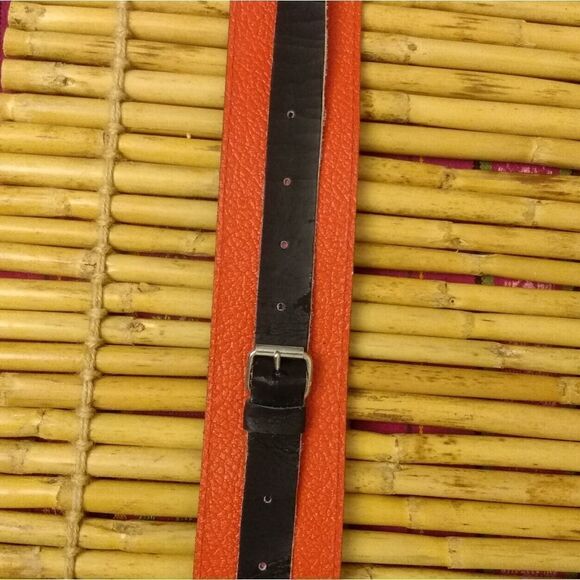 NWOT Black & Red 100% Leather Buckle Inside Adjustable Silver Large Buckle 34-38 - Picture 6 of 10